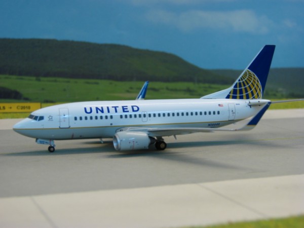 Boeing 737-500 United Airlines