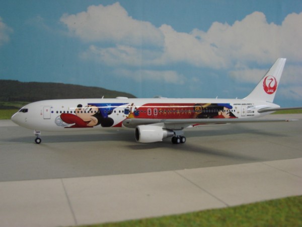 Boeing 767-300ER Japan Air Lines