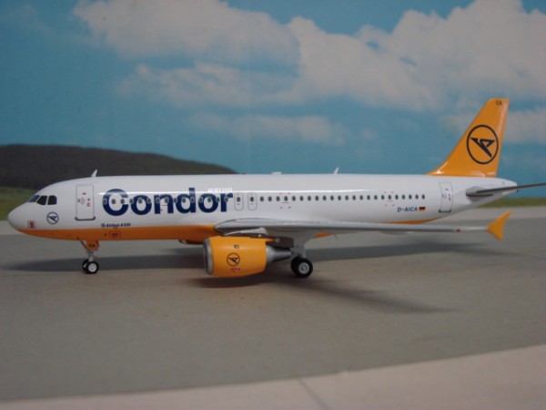 Airbus A320-200 Condor