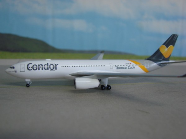 Airbus A330-200 Condor