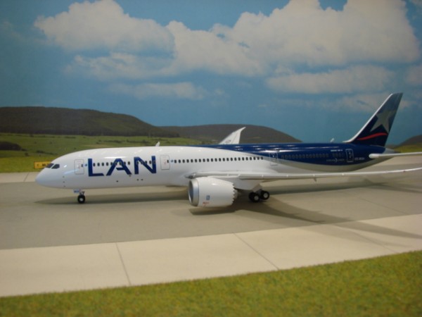 Boeing 787-9 LAN Airlines